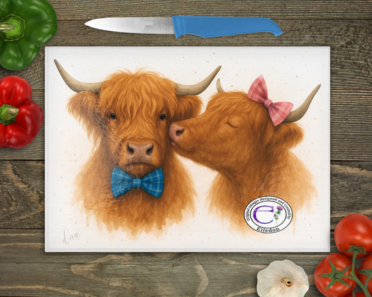Kissing Highland Cows Glass Chopping Board – Tempered Heat-Resistant Kitchen Gift